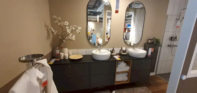 Panorama einer fertig montierten Verkaufsfläche